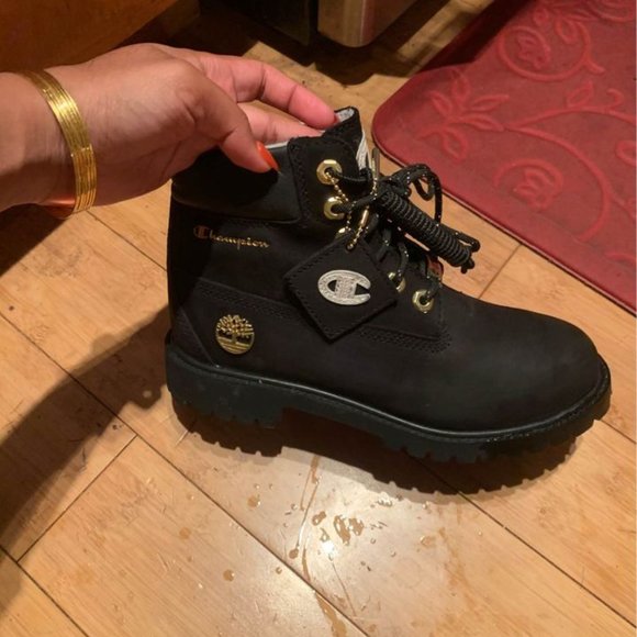 Black Timberlands x Champion KIDS - Picture 1 of 4